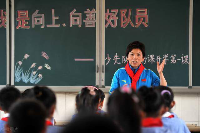 加克波右路下底传到门前，奥利斯解围不远迪亚斯横传萨拉赫推射破门，水晶宫1-1利物浦。